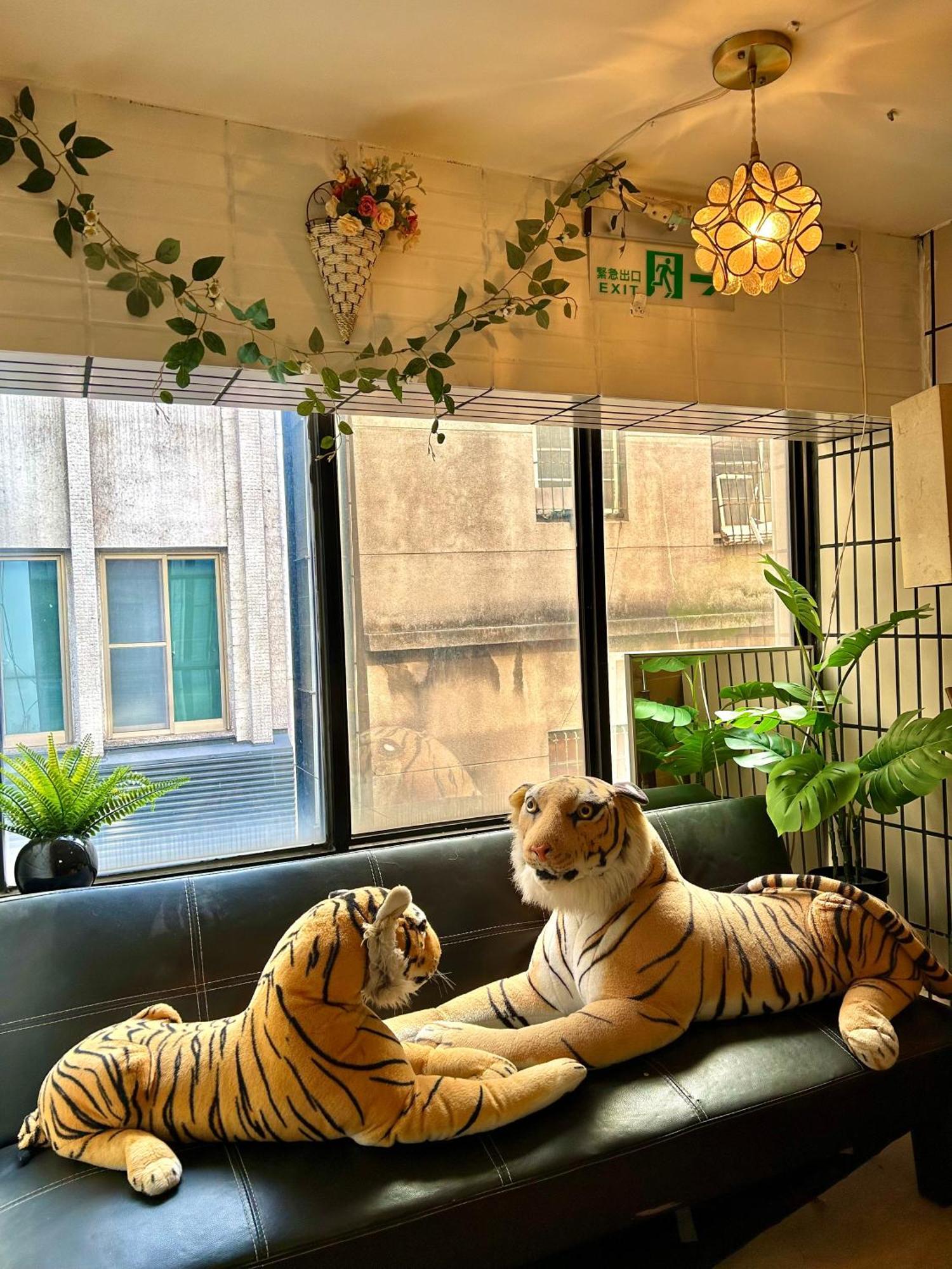 Taipei Triple Tiger Inn ภายนอก รูปภาพ